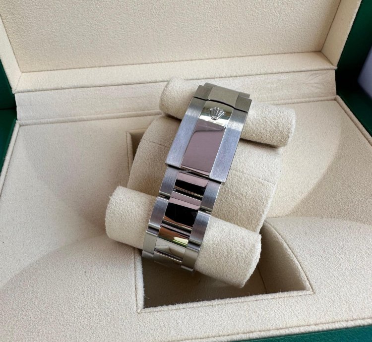 Rolex Sky-dweller Steel Sky-dweller Blue Dial 2023 Unworn Box Papers 326934