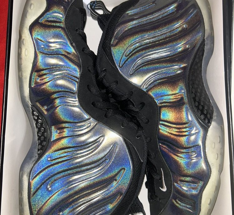 Nike Air Foamposite One Hologram 2015 Size 12 5