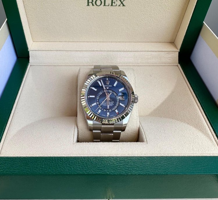 Rolex Sky-dweller Steel Sky-dweller Blue Dial 2023 Unworn Box Papers 326934