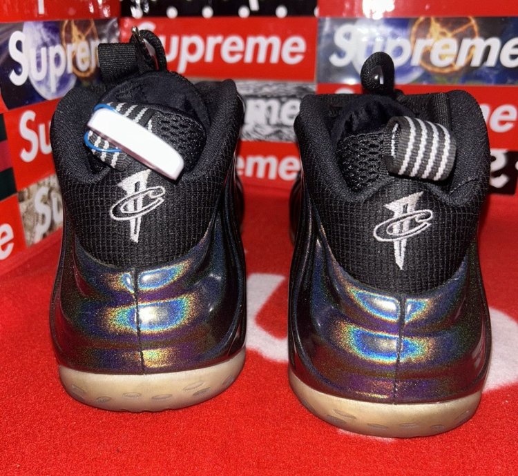 Nike Air Foamposite One Hologram 2015 Size 12 5