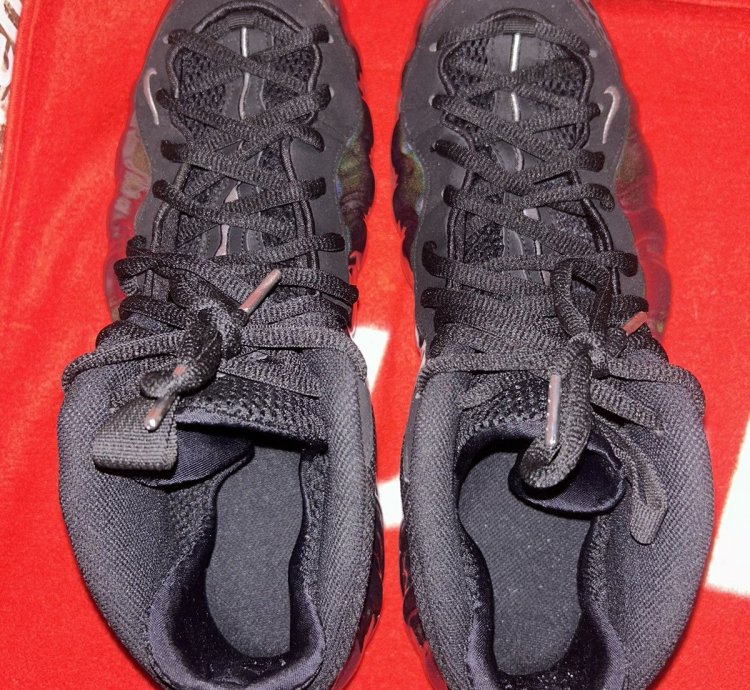 Nike Air Foamposite One Hologram 2015 Size 12 5
