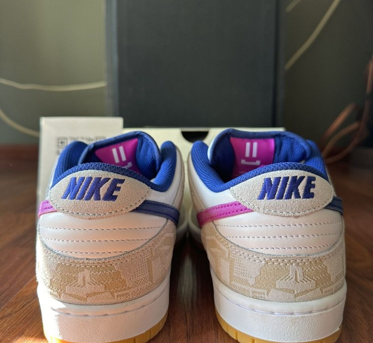 Nike Sb Dunk Low Rayssa Leal Size 11m Fz5251-001