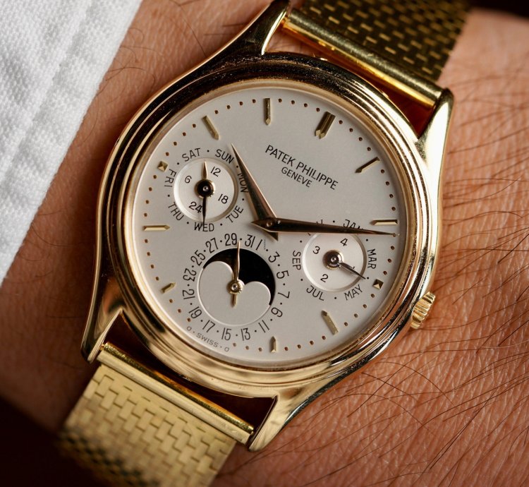 Patek Philippe Reference 3940j 1st Series On Cb Tiffany Co Bracelet Extract From The Archives