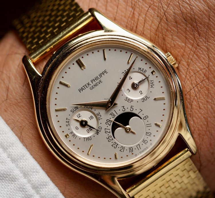 Patek Philippe Reference 3940j 1st Series On Cb Tiffany Co Bracelet Extract From The Archives