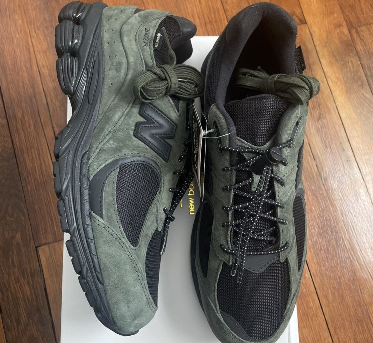 New Balance 2002r Gore-tex Jjjjound Pine Size 10