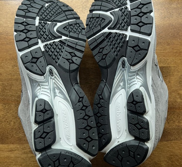 New Balance 2002r Grey White