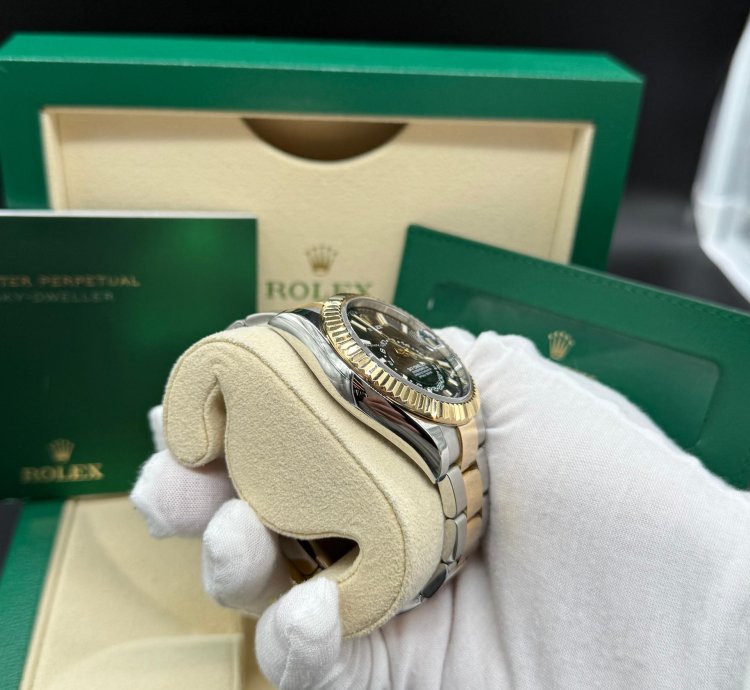 Rolex Sky-dweller Two Tone Black Dial New 2023 Complete Set