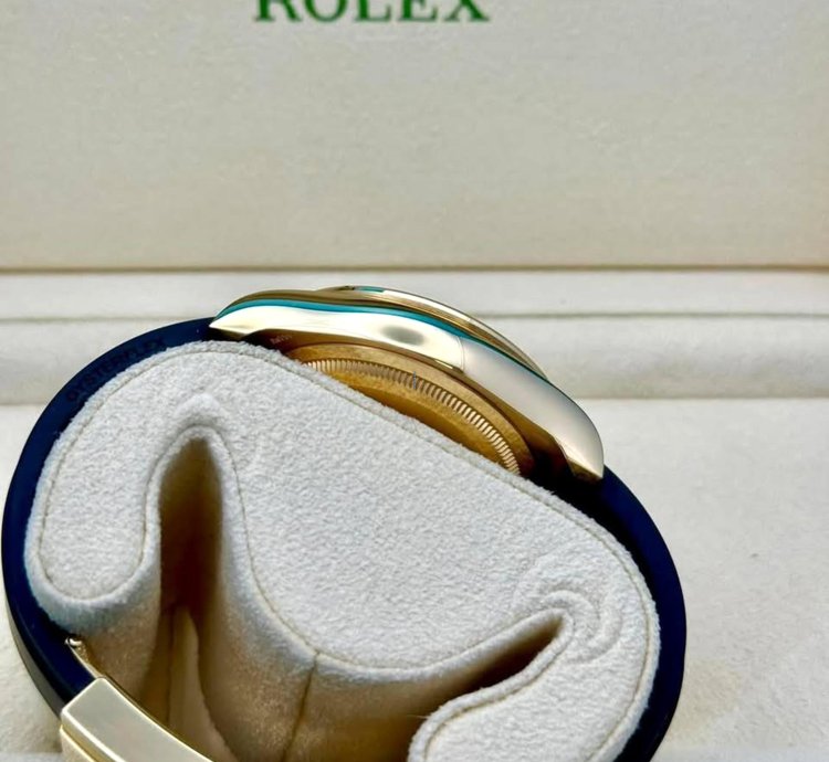 Rolex Daytona Unworn 2024 Daytona Champagne Dial Oysterflex 126518ln-0010