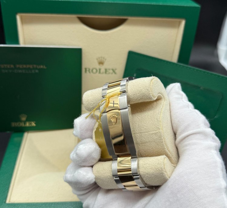 Rolex Sky-dweller Two Tone Black Dial New 2023 Complete Set