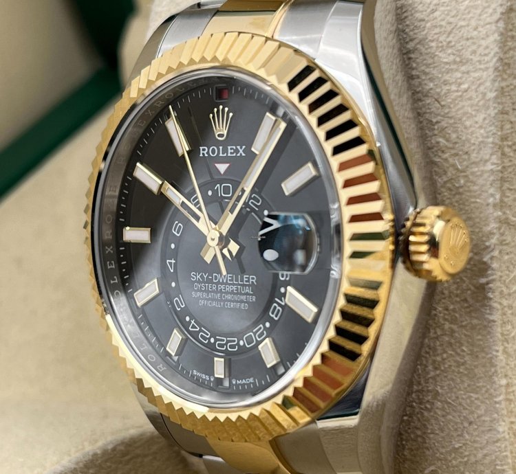 Rolex Sky-dweller Two Tone Black Dial Oyster Bracelet 336933 Unworn 2024