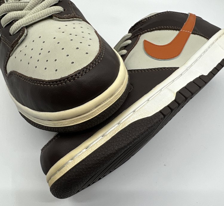 Nike Sb Dunk Low Sample Size 9 Light Stone Mesa Orange Brown