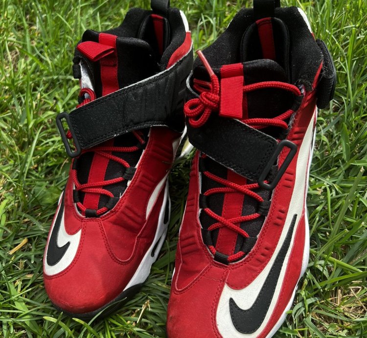 Clean Nike Air Max Griffey Size 12 Cincinnati Reds 2011