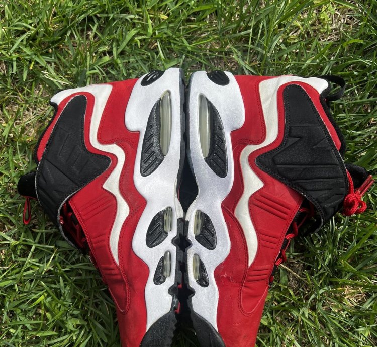 Clean Nike Air Max Griffey Size 12 Cincinnati Reds 2011