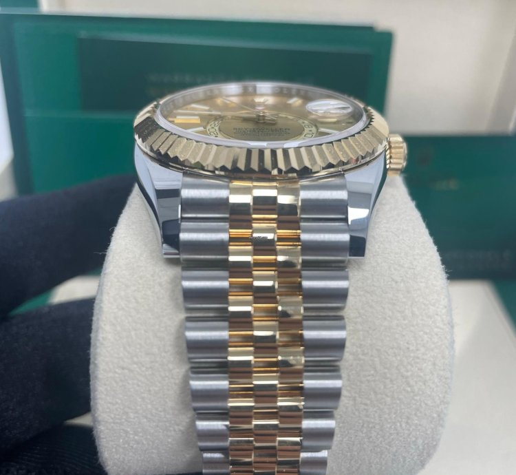 Rolex Sky-dweller Two-tone Stainless Steel - Yellow Gold Champagne Index Dial Jubilee 326933