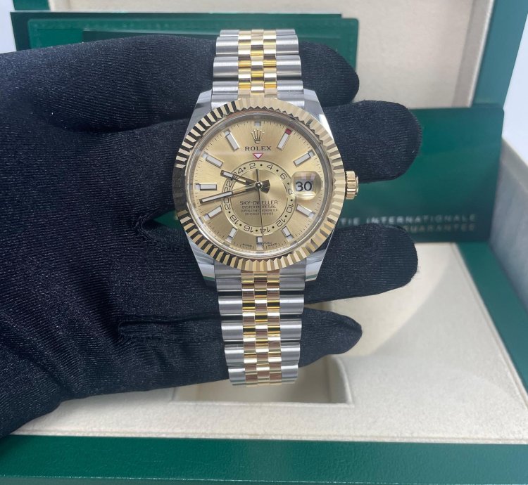 Rolex Sky-dweller Two-tone Stainless Steel - Yellow Gold Champagne Index Dial Jubilee 326933
