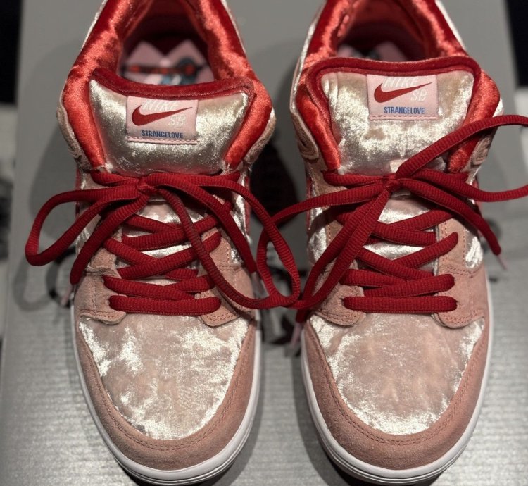 Nike Sb Dunk Low Strangelove
