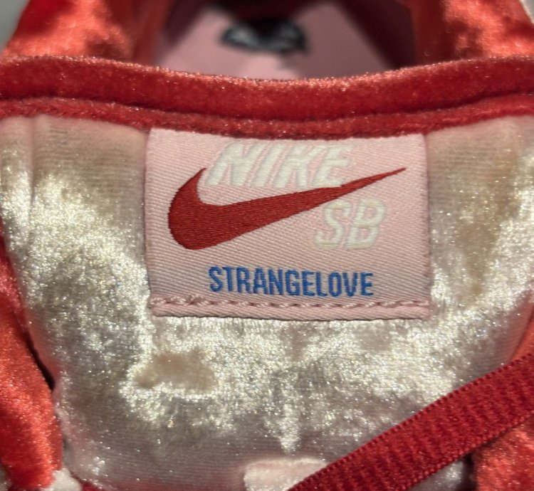 Nike Sb Dunk Low Strangelove