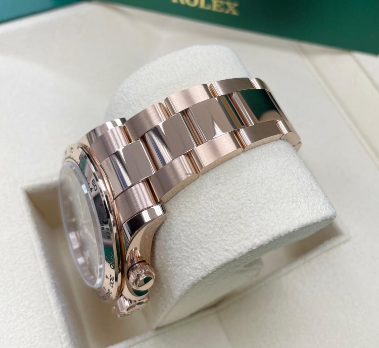 Rolex Daytona Unworn Complete Set Daytona 116505 Chocolate Index Dial Rose Gold Oyster Bracelet 40mm