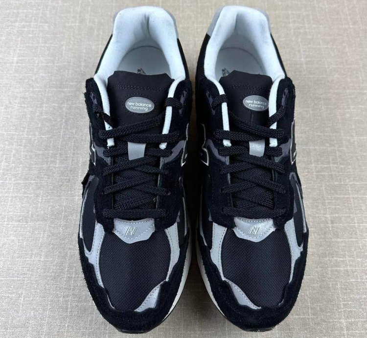 New Balance 2002r Protection Pack Black