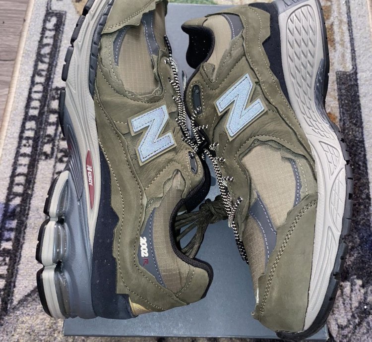 New Balance 2002r Protection Pack Dark Moss