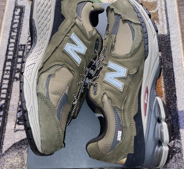 New Balance 2002r Protection Pack Dark Moss