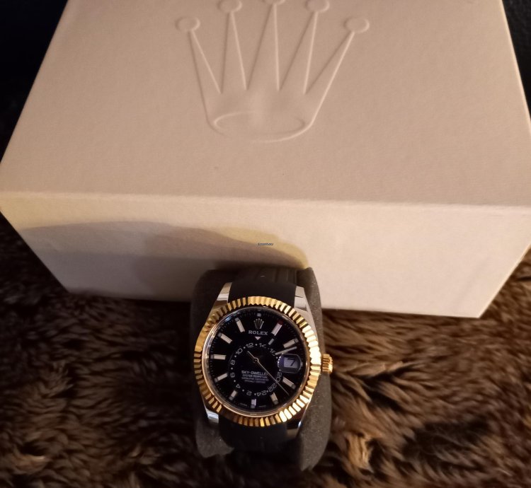 Rolex Sky-dweller Ungetragene Tresoruhr Incl Zus Tzl Rubber Band Schwarz