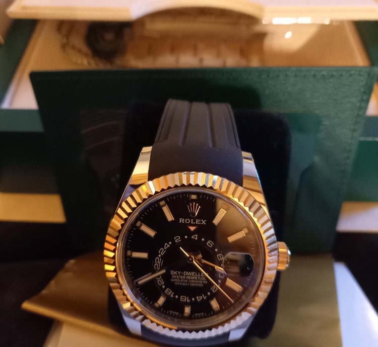 Rolex Sky-dweller Ungetragene Tresoruhr Incl Zus Tzl Rubber Band Schwarz