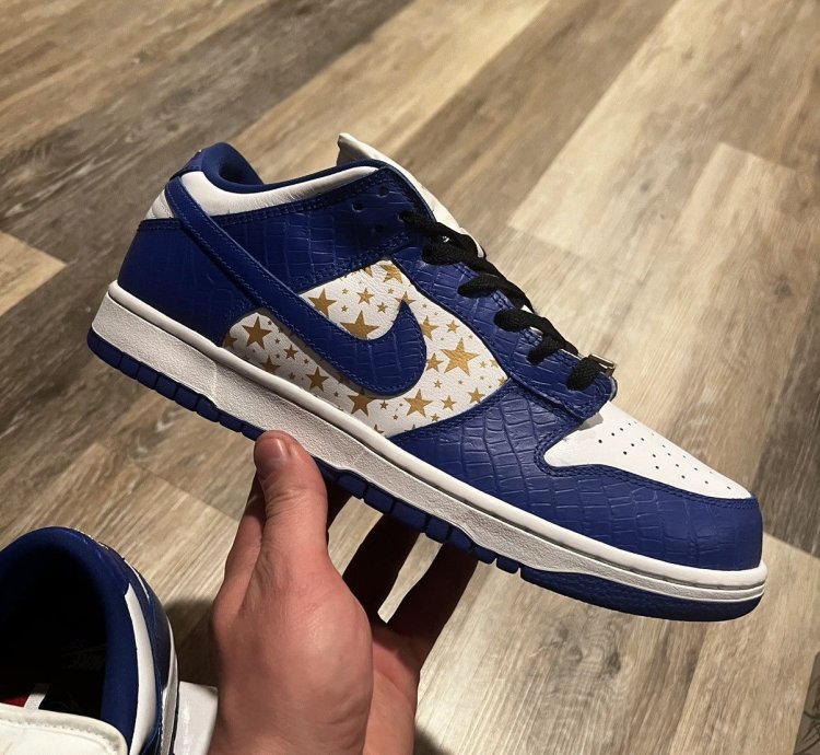 Nike Sb Dunk Low Supreme Stars Hyper Royal