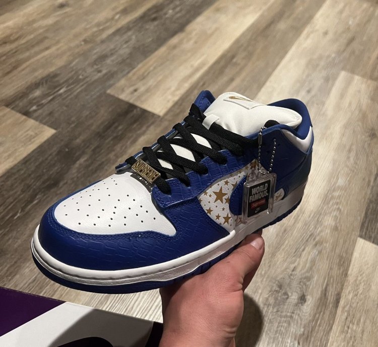 Nike Sb Dunk Low Supreme Stars Hyper Royal
