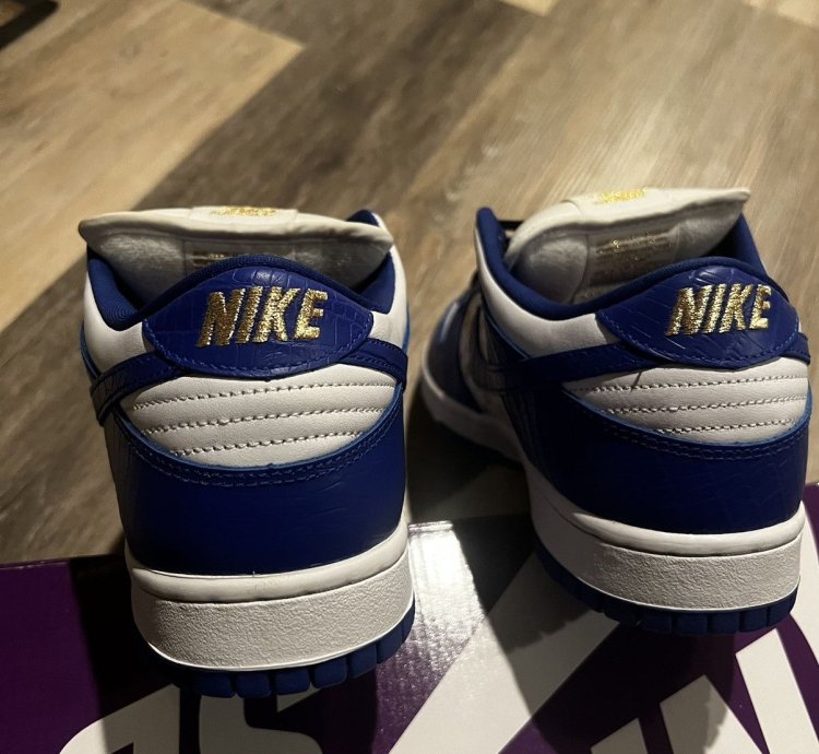 Nike Sb Dunk Low Supreme Stars Hyper Royal