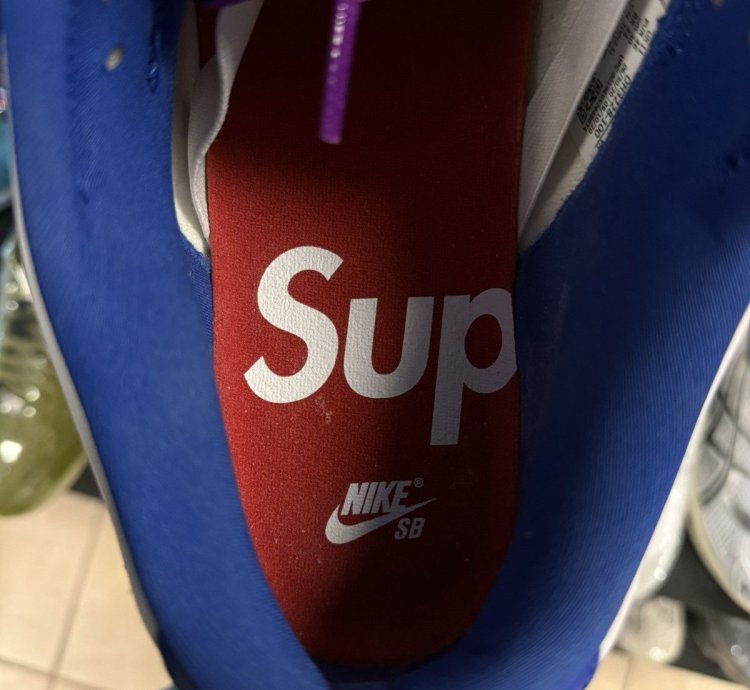 Nike Sb Dunk Low Supreme Stars Hyper Royal Blue Size 12