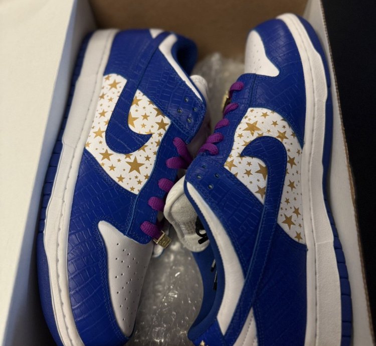Nike Sb Dunk Low Supreme Stars Hyper Royal Blue Size 12