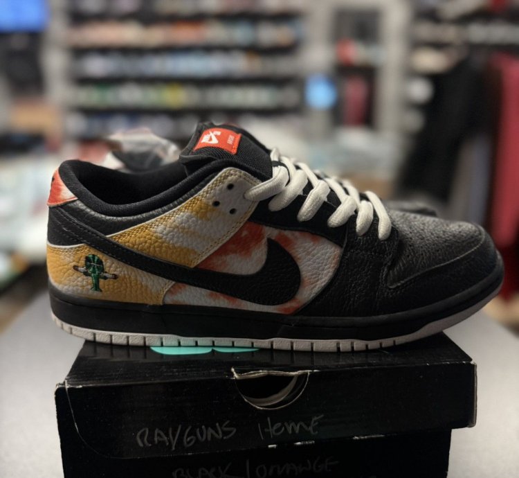 Nike Sb Dunk Low Tie Dye Ray Gun Black Size 11 Bq6832-001
