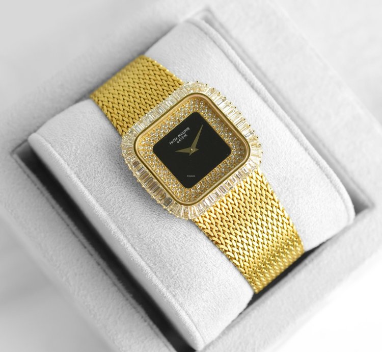 Patek Philippe Vintage Baguette Diamond Onyx 18k Yellow Gold 33mm Manual Winding