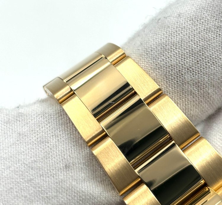 Rolex Daytona Unworn Cosmograph Daytona 40mm Black Dial Yellow Gold Bracelet 126508 Box Papers 2024