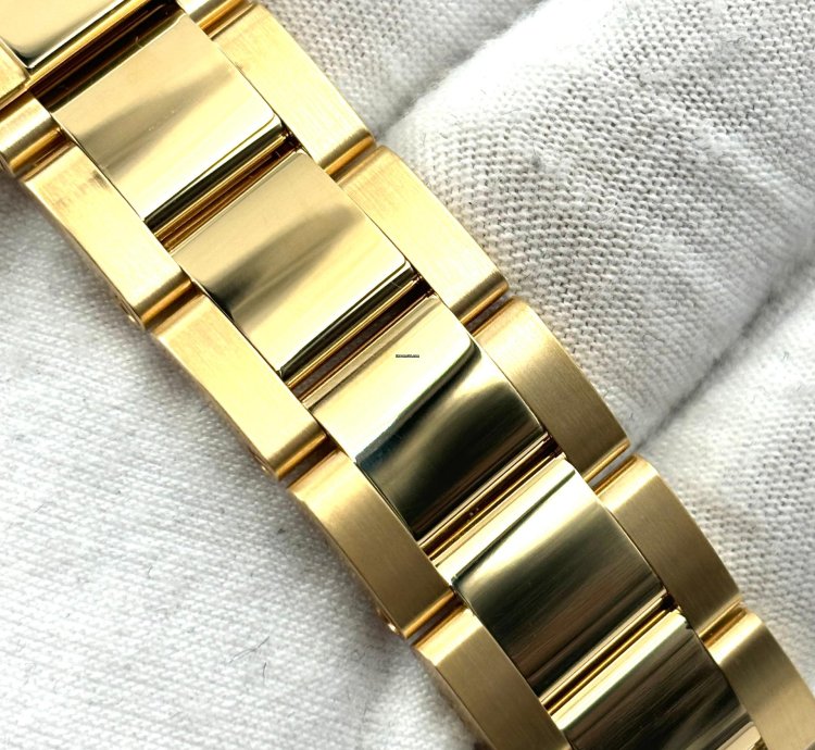 Rolex Daytona Unworn Cosmograph Daytona 40mm Black Dial Yellow Gold Bracelet 126508 Box Papers 2024