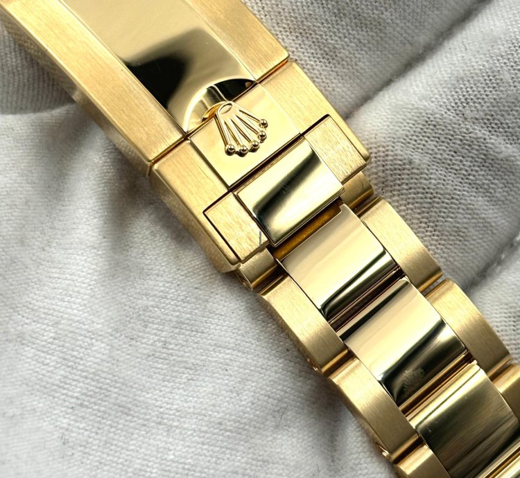 Rolex Daytona Unworn Cosmograph Daytona 40mm Black Dial Yellow Gold Bracelet 126508 Box Papers 2024