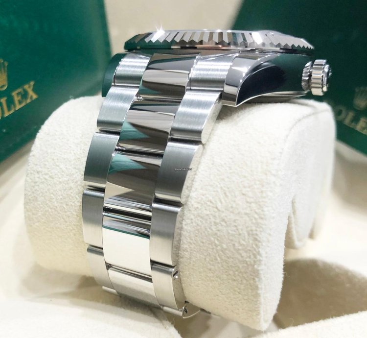 Rolex Sky-dweller Unworn 326934 Sky-dweller Black Dial Stainless Steel 42mm Oyster Bracelet