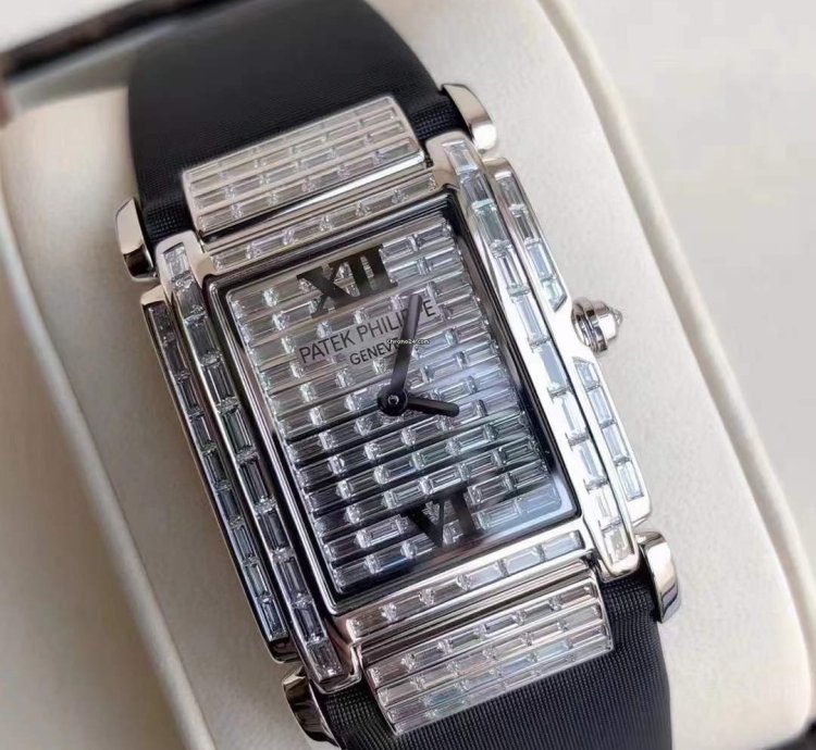 Patek Philippe White Gold Diamond Quartz Watch 25x30mm 4911g-001