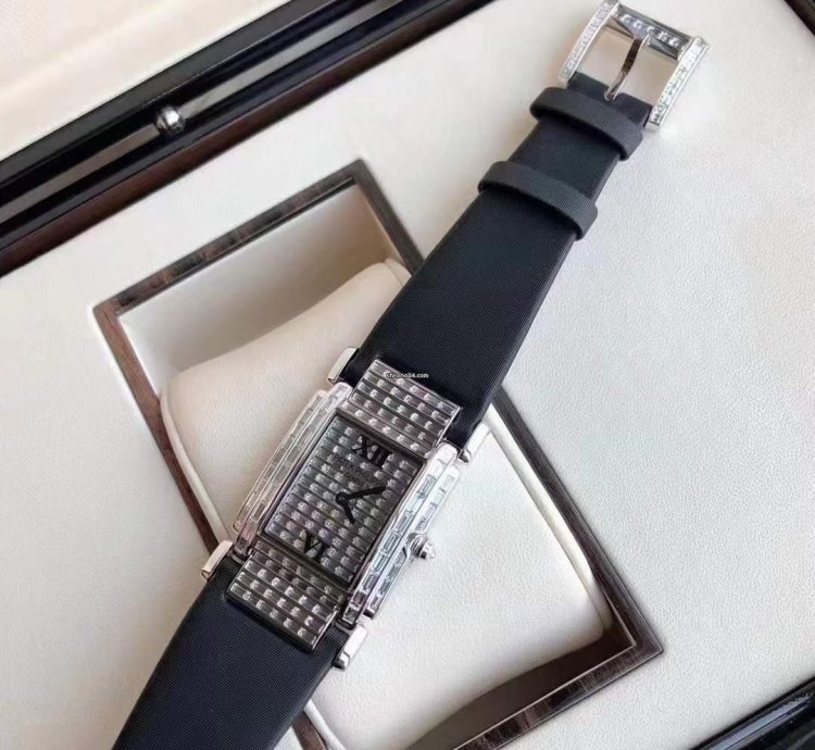 Patek Philippe White Gold Diamond Quartz Watch 25x30mm 4911g-001