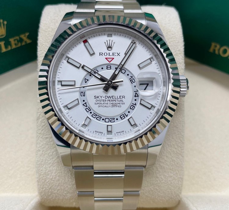 Rolex Sky-dweller Unworn 326934 Sky-dweller White Dial Stainless Steel 42mm Oyster Bracelet