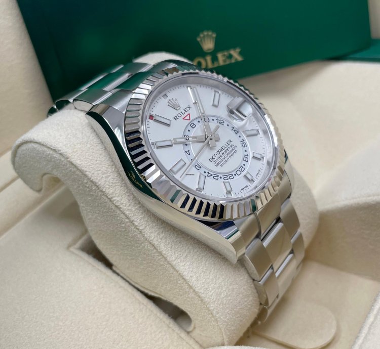 Rolex Sky-dweller Unworn 326934 Sky-dweller White Dial Stainless Steel 42mm Oyster Bracelet