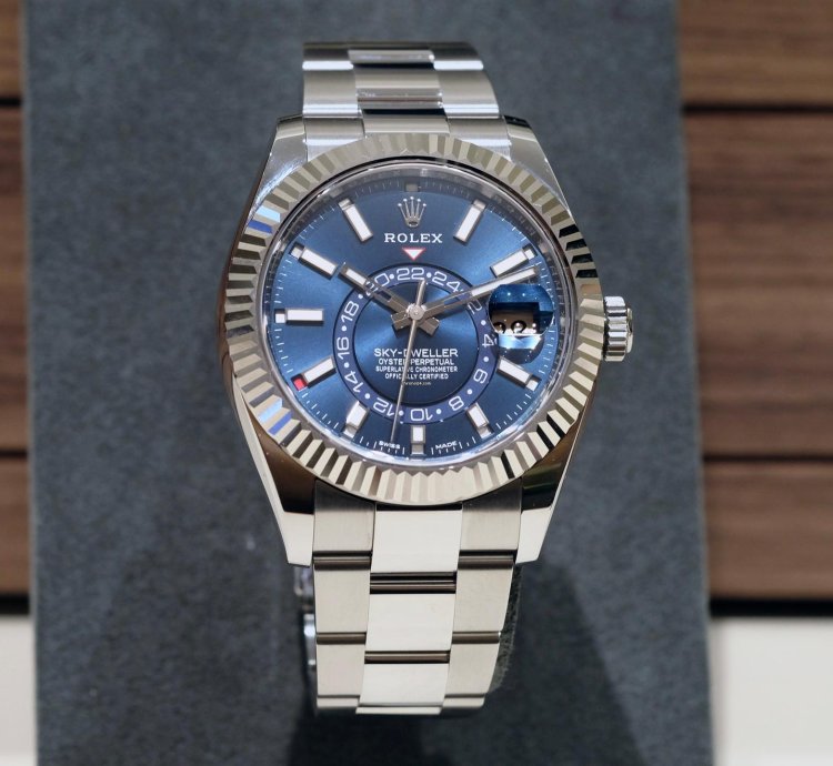 Rolex Sky-dweller Unworn Full Set Blue Dial 336934