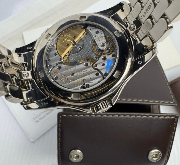 Patek Philippe World Time 2017 Mint Papers 18k White Gold On Bracelet World Time 5130g-011