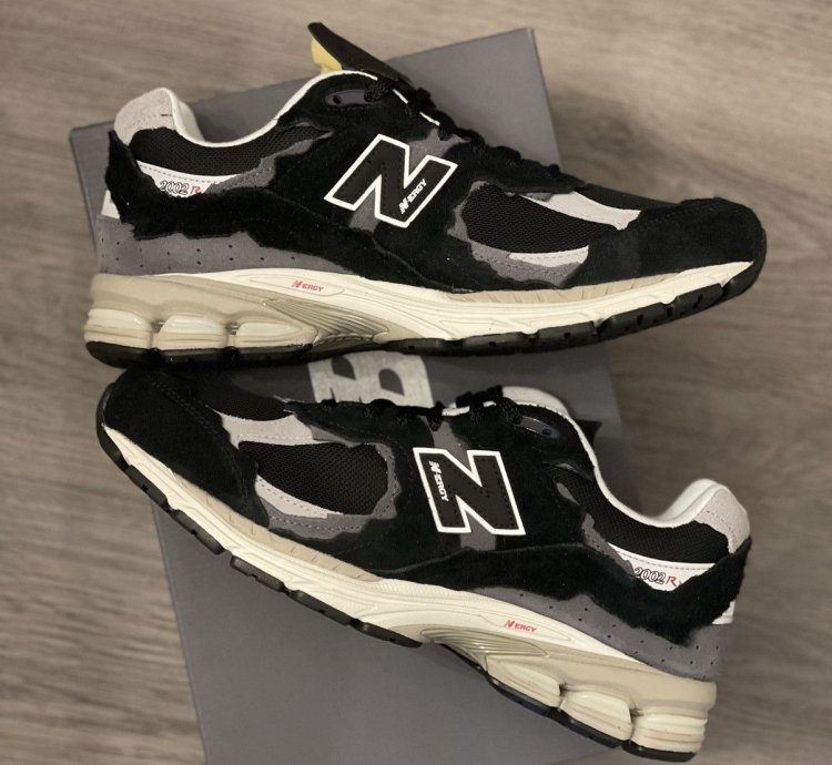 New Balance 2002rd Protection Pack Black Size 11m Brand New