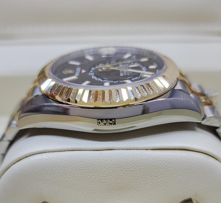 Rolex Sky-dweller Unworn Full Stickers Including Barcode New Ref 336933