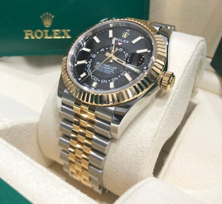 Rolex Sky-dweller Unworn Sky Dweller Two Tone Yellow 326933 Black Index Dial Jubilee Bracelet 42mm