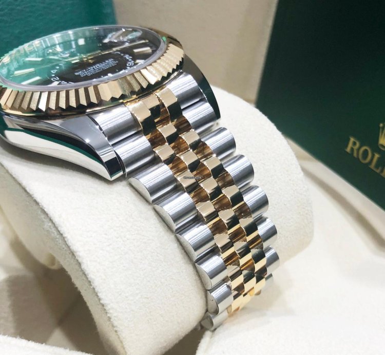 Rolex Sky-dweller Unworn Sky Dweller Two Tone Yellow 326933 Black Index Dial Jubilee Bracelet 42mm