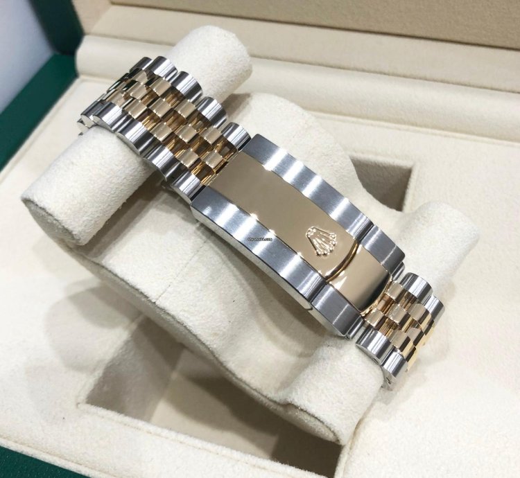 Rolex Sky-dweller Unworn Sky Dweller Two Tone Yellow 326933 Black Index Dial Jubilee Bracelet 42mm