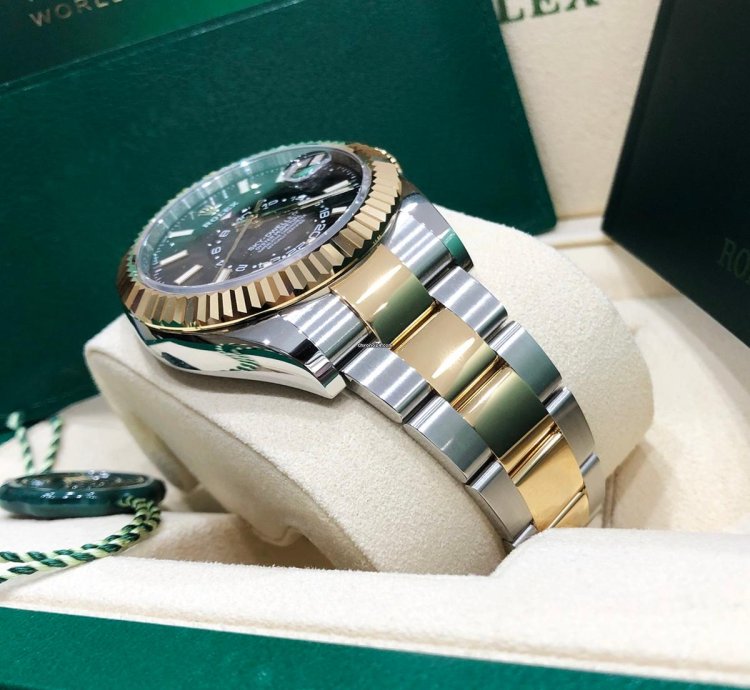 Rolex Sky-dweller Unworn Sky Dweller Two Tone Yellow 326933 Black Index Dial Oyster Bracelet